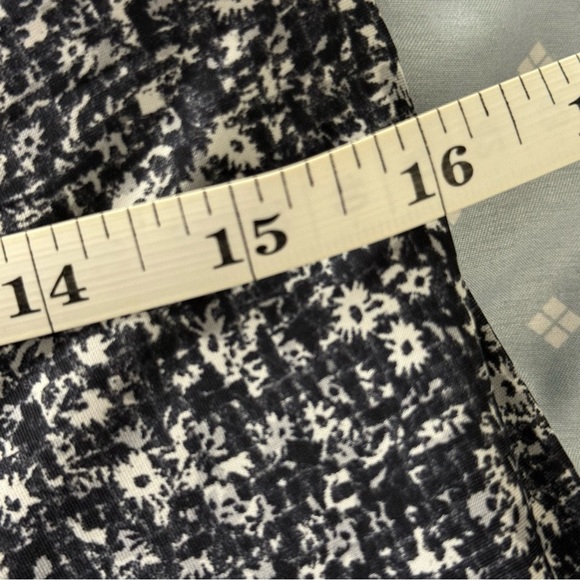 Lululemon Lost in Pace Skirt - Picture 4 of 8